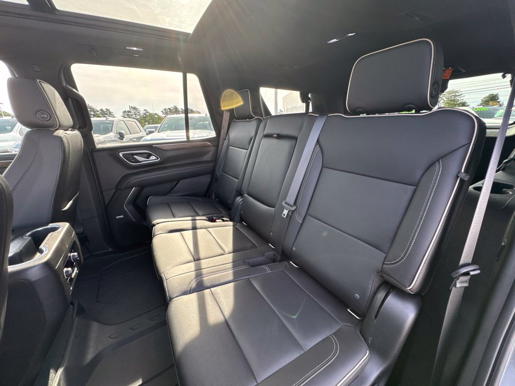 Used 2021 Chevrolet Tahoe Premier w/ Premium Package AWD/4WD image 23