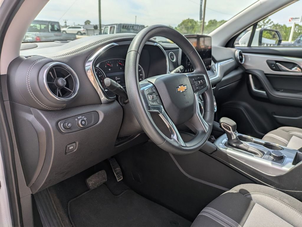 Used 2025 Chevrolet Blazer LT image 16