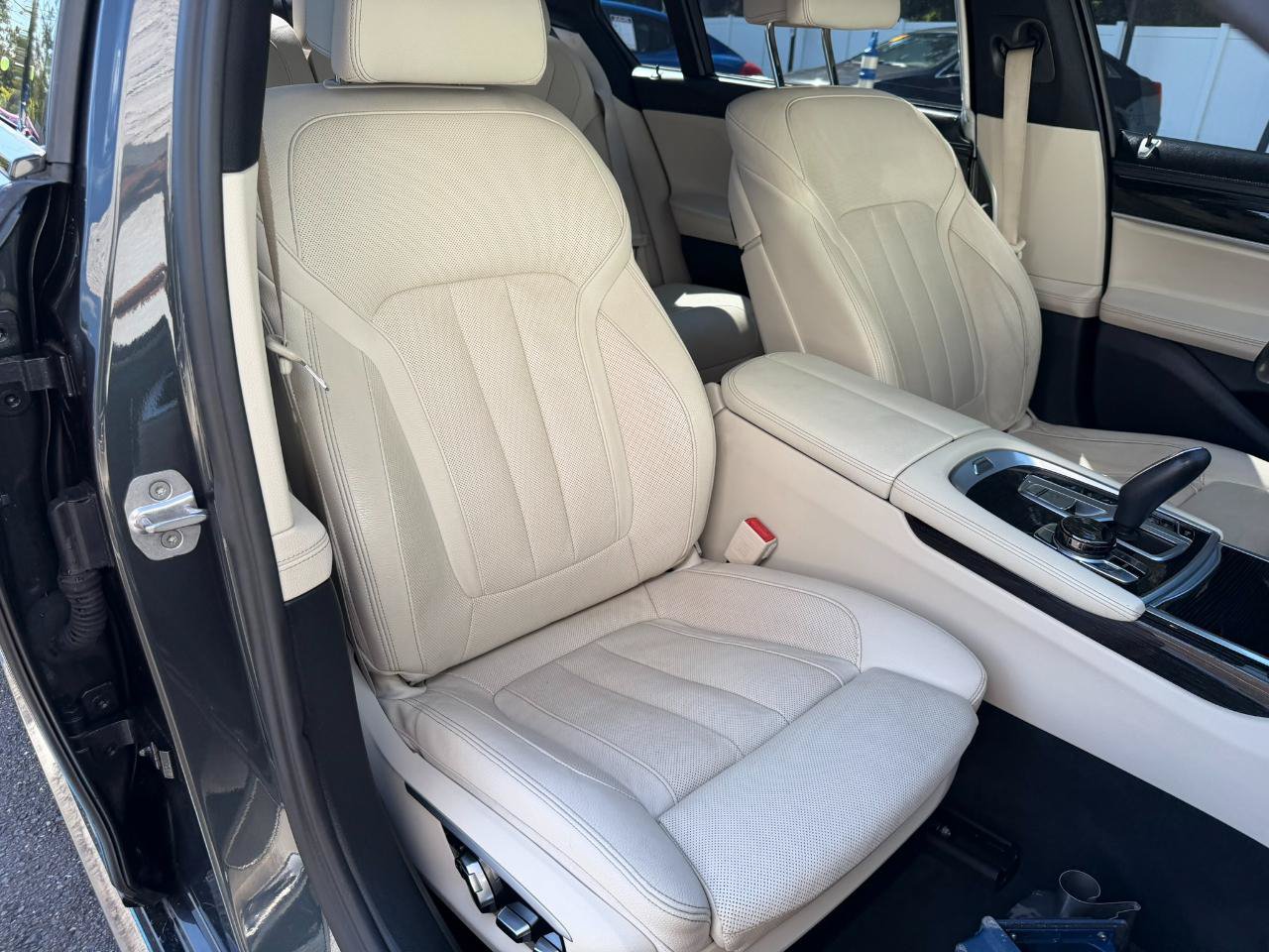 Used 2017 BMW 740i RWD image 50
