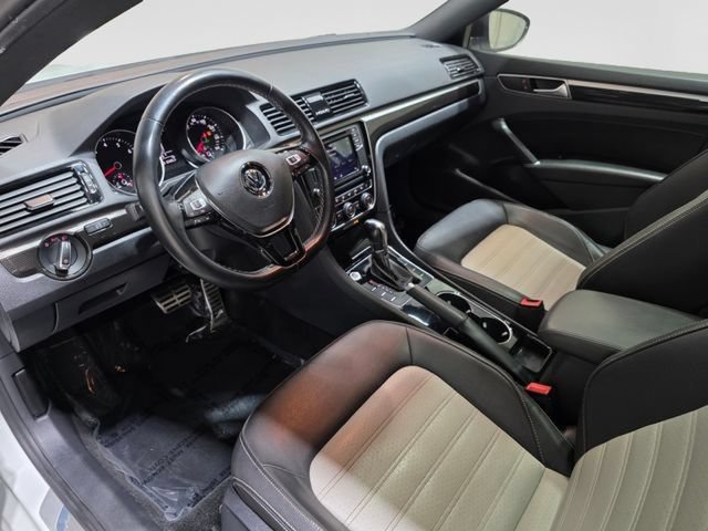 Used 2018 Volkswagen Passat 3.6 FWD image 24