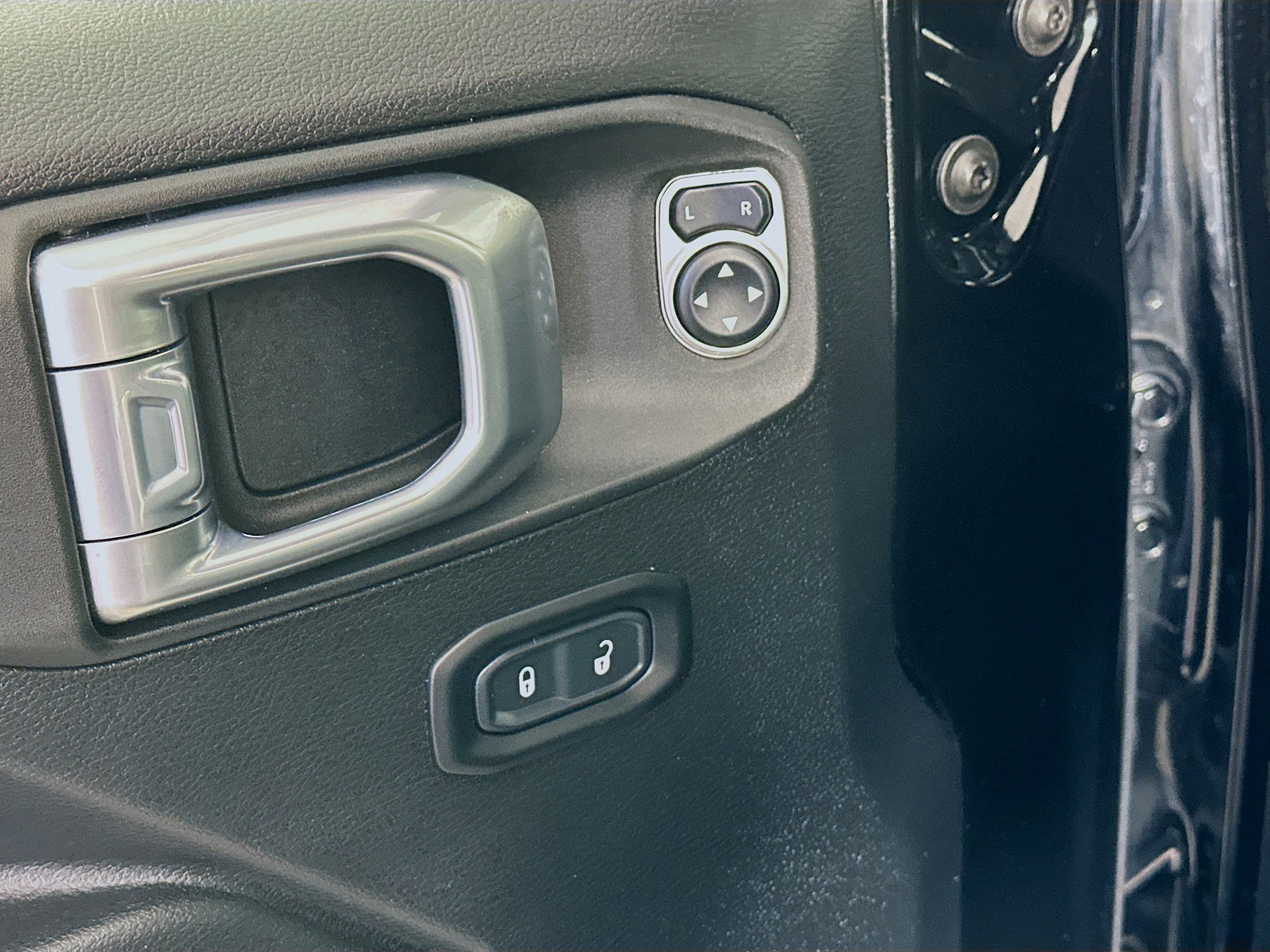 Used 2021 Jeep Wrangler Sport S w/ Sun And Sound Package image 15