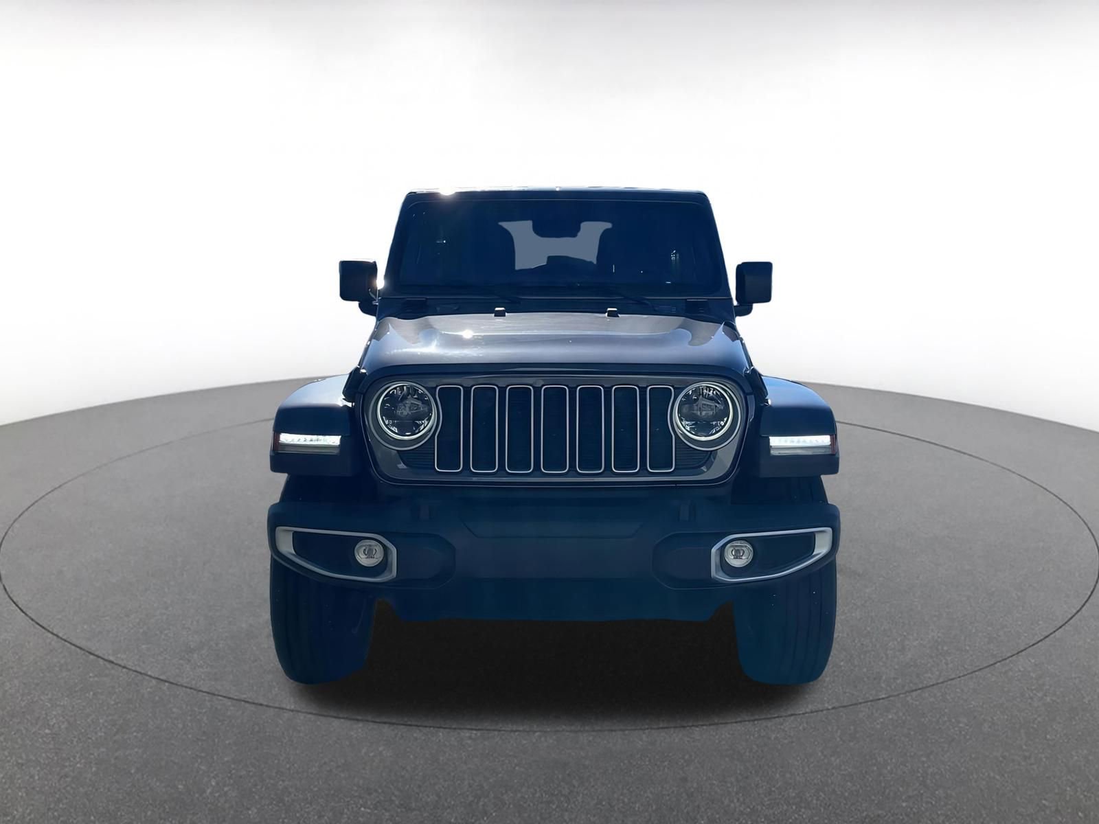 Used 2025 Jeep Wrangler Sahara image 4