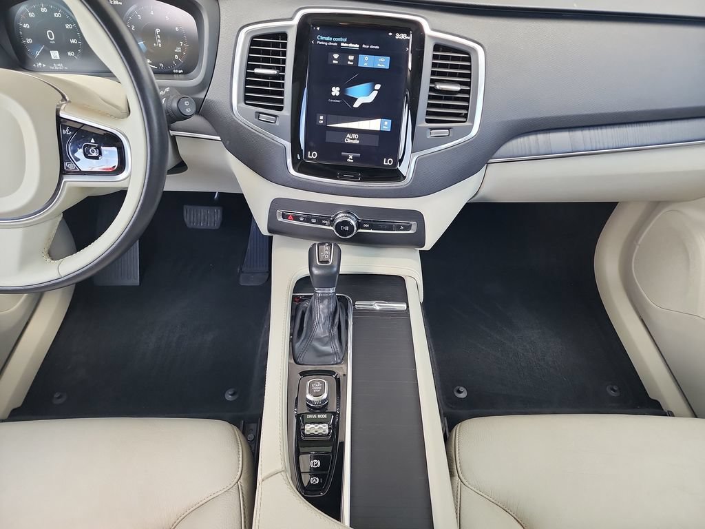Used 2020 Volvo XC90 T5 Momentum w/ Protection Package Premier FWD image 26