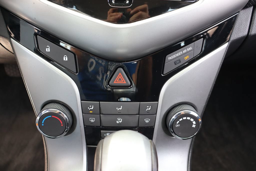 Used 2014 Chevrolet Cruze LT FWD image 11