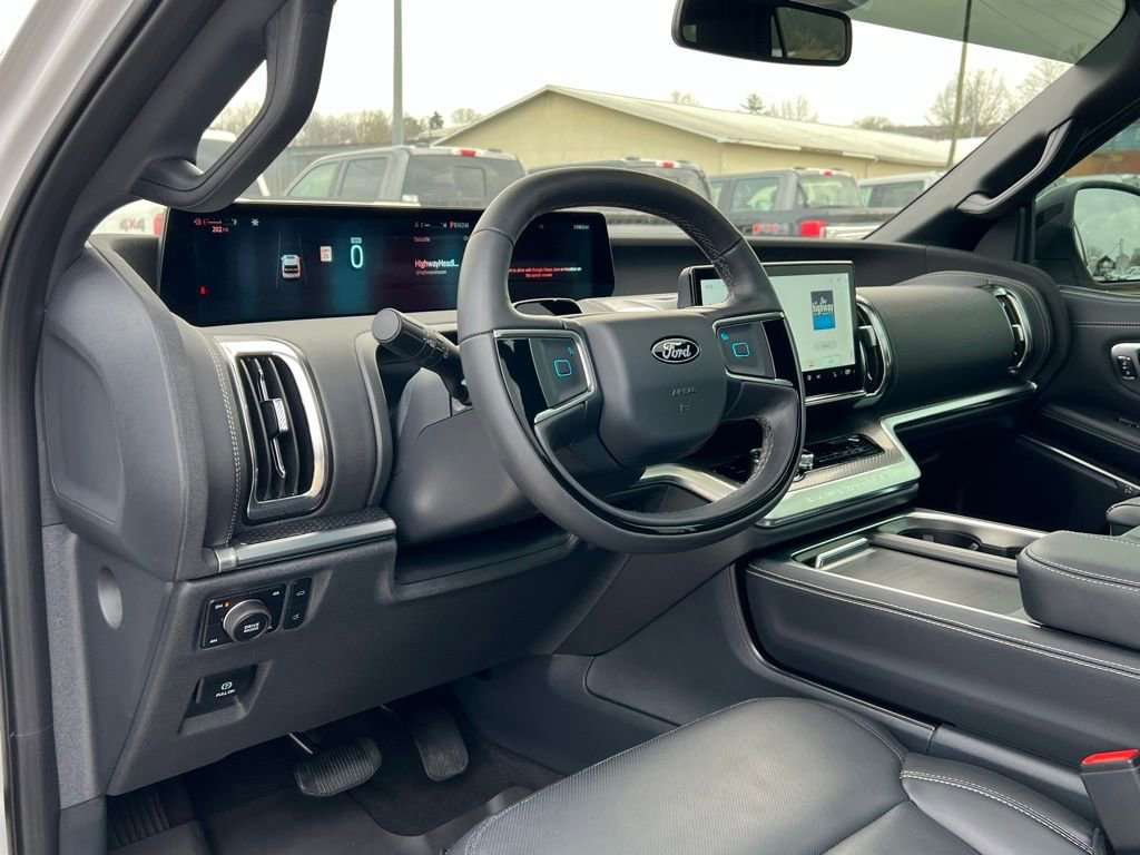 Used 2025 Ford Expedition Platinum w/ Stealth Performance Package image 13