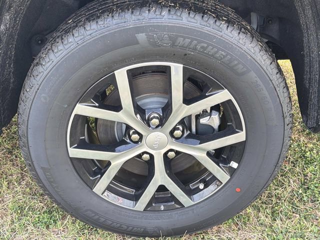 New 2025 Jeep Grand Cherokee L Limited w/ Luxury Tech Group II image 16