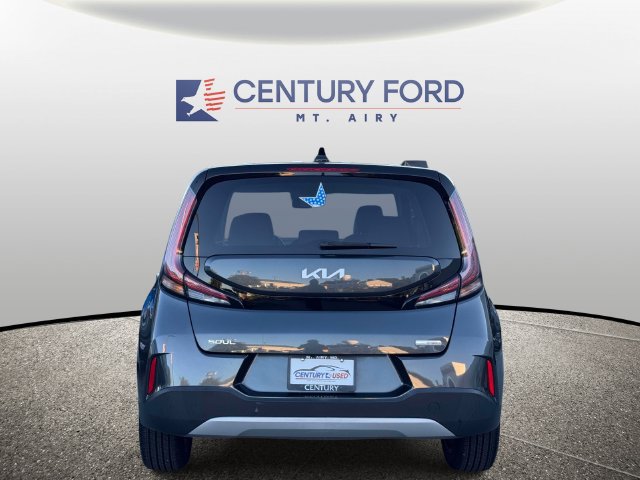 Used 2023 Kia Soul EX FWD image 3