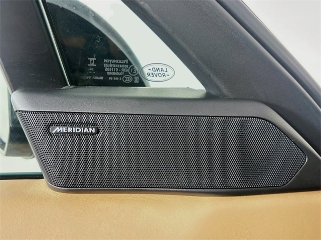 Used 2025 Land Rover Range Rover Sport SE image 18