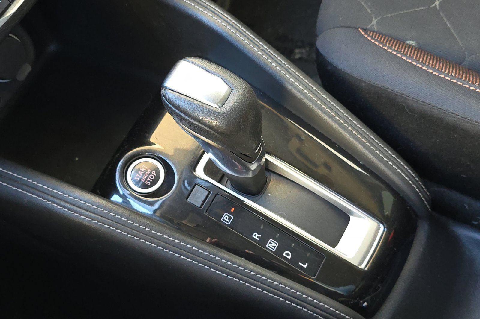 Used 2018 Nissan Kicks SR FWD image 18