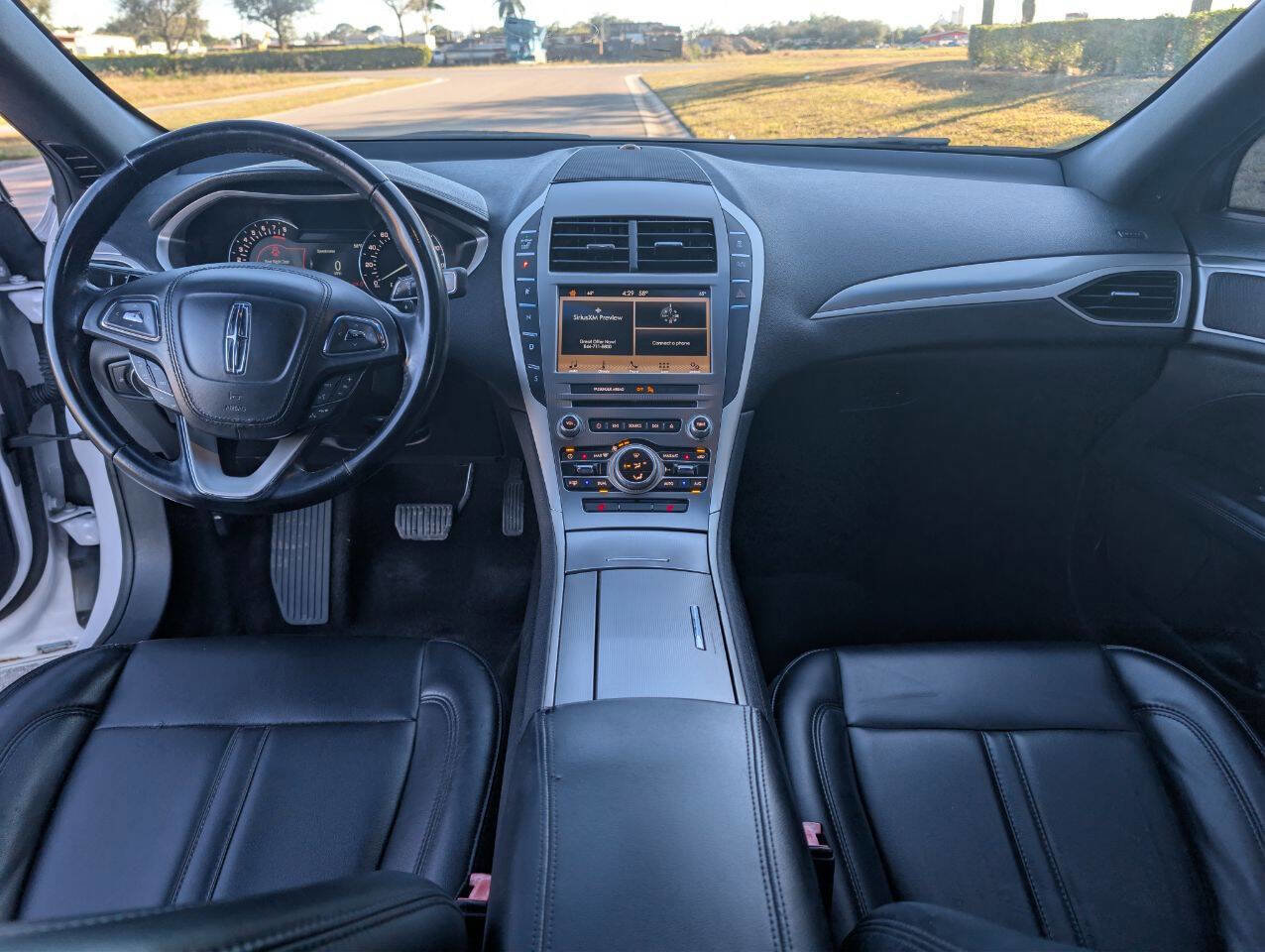 Used 2018 Lincoln MKZ Premiere image 18