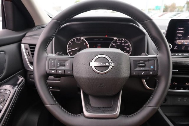Certified 2025 Nissan Rogue SV AWD/4WD image 11