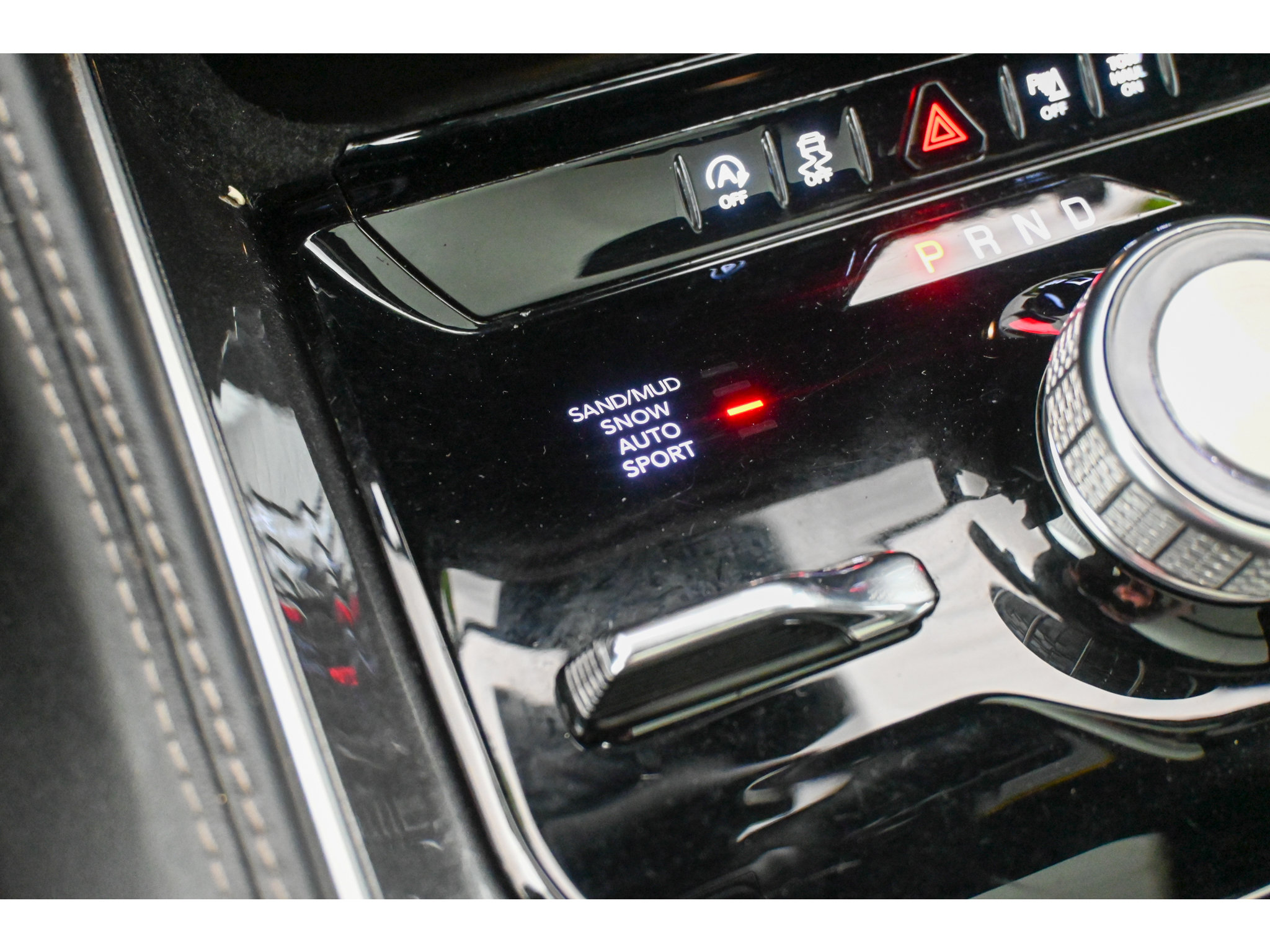 Used 2022 Jeep Wagoneer Series I w/ Premium Group I AWD/4WD image 45