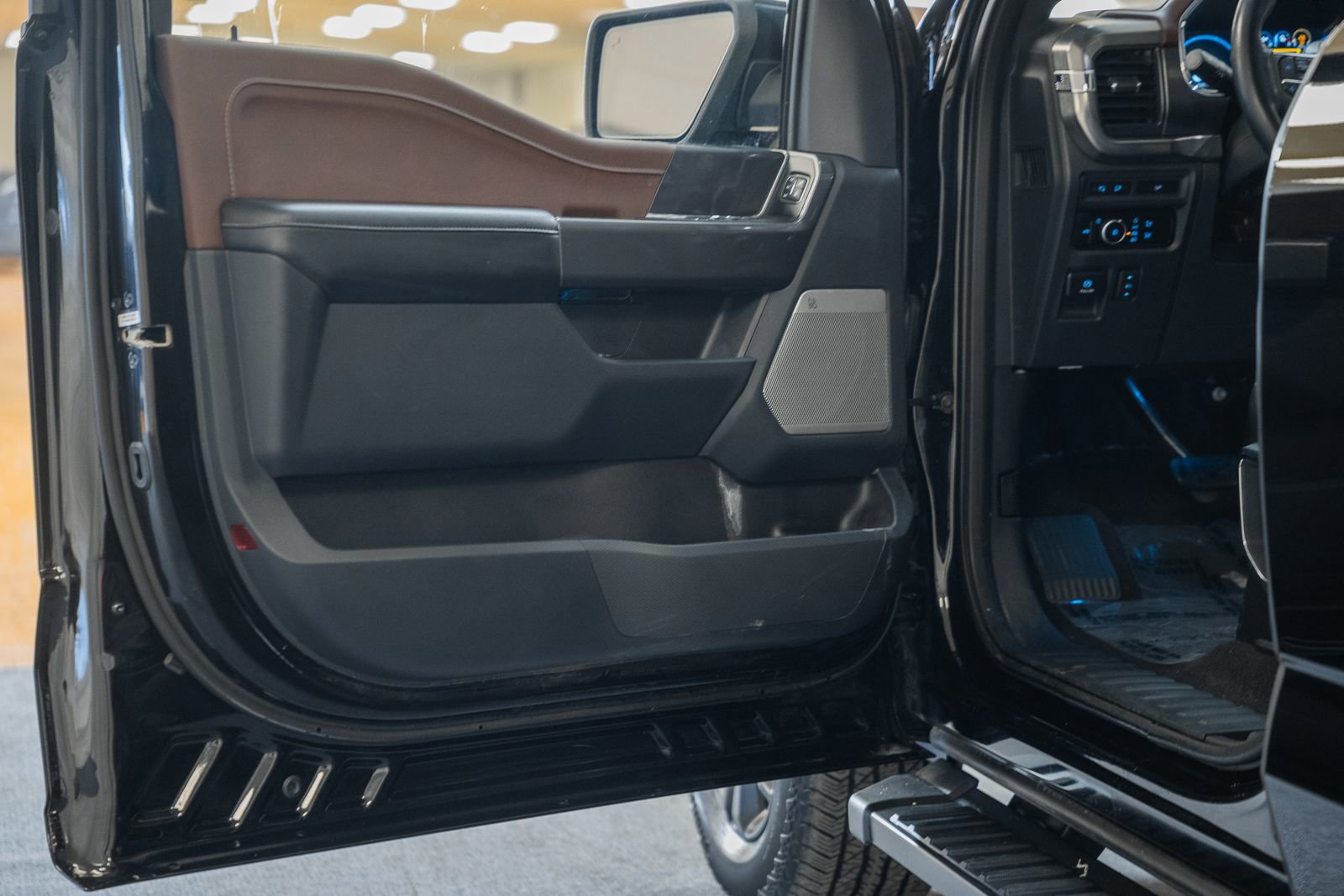 Certified 2023 Ford F150 Lariat image 44