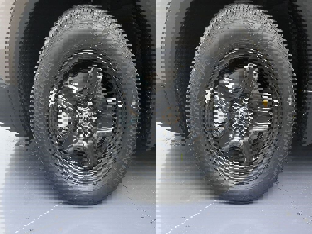 New 2026 Nissan Kicks SV image 9