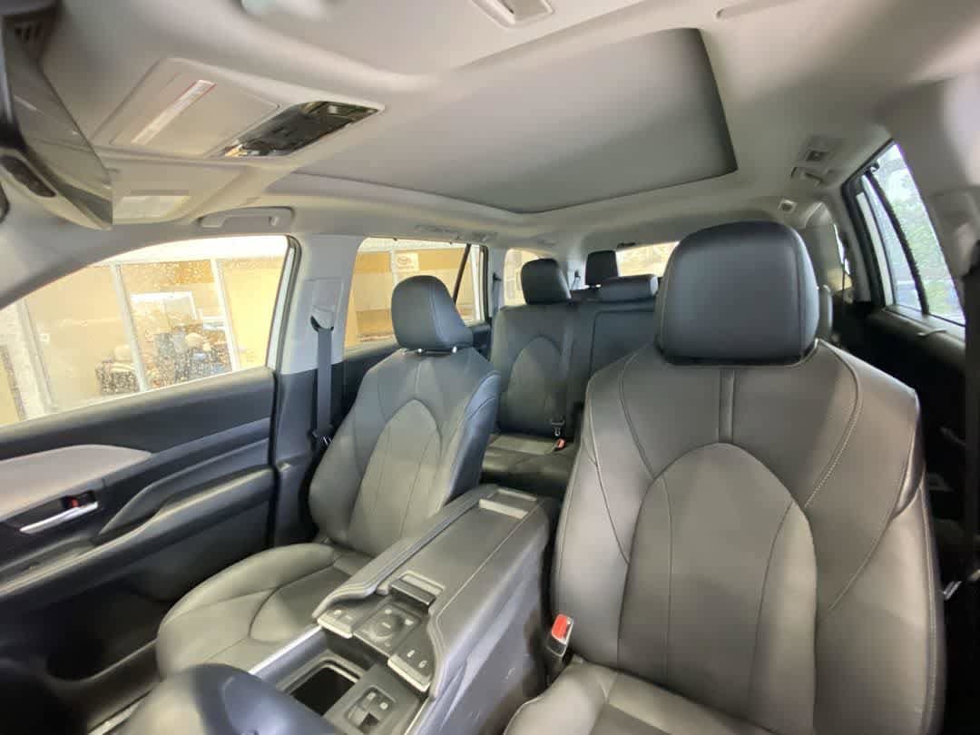 Certified 2024 Toyota Grand Highlander AWD image 14