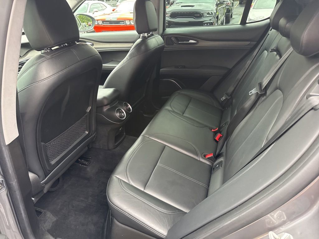 Used 2018 Alfa Romeo Stelvio Ti image 44