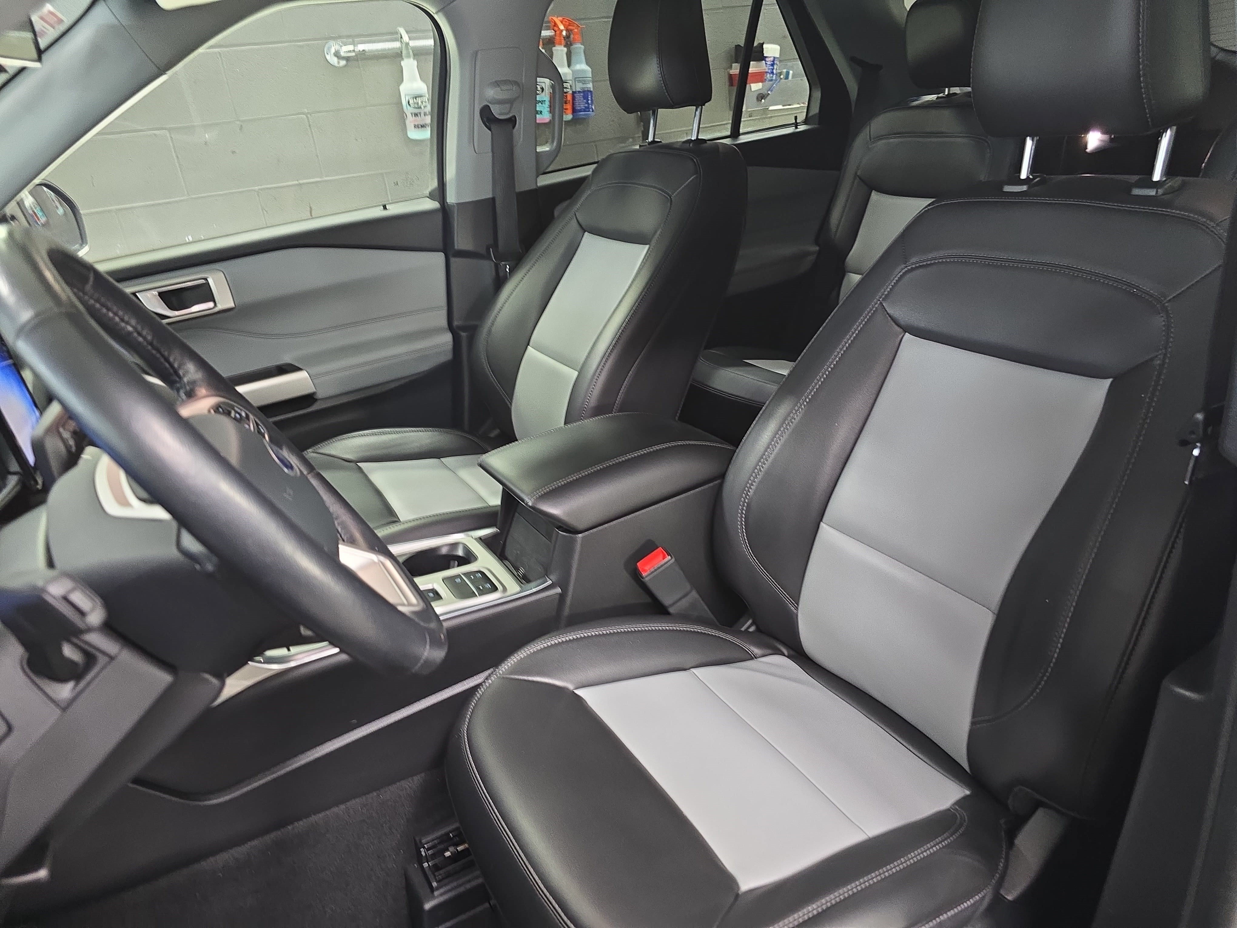 Used 2023 Ford Explorer XLT w/ Equipment Group 202A RWD image 15