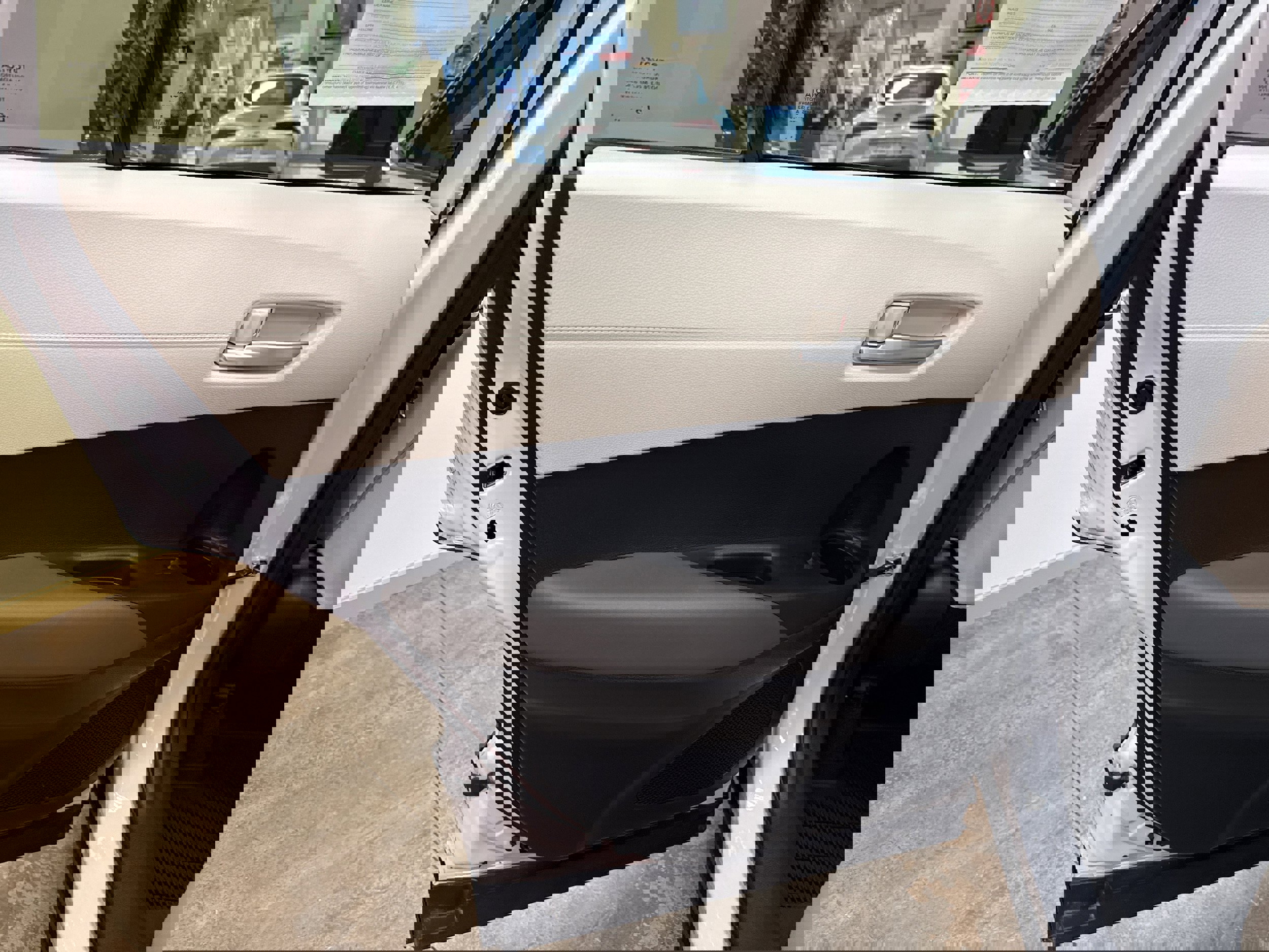 Used 2024 Toyota Corolla Cross XLE w/ Convenience Package image 28