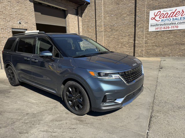 Used 2022 Kia Carnival SX image 1