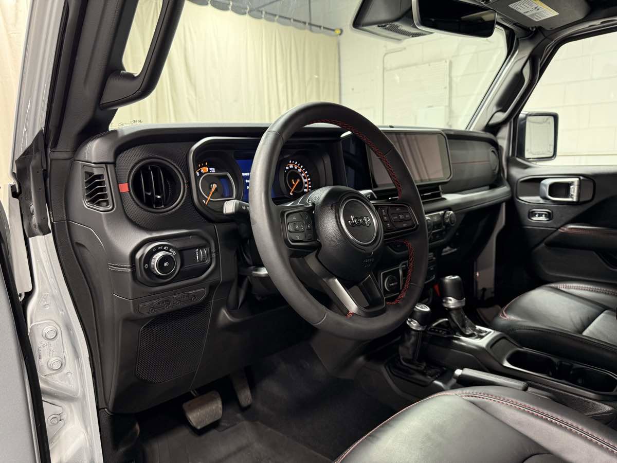 Used 2024 Jeep Wrangler Unlimited Rubicon image 10