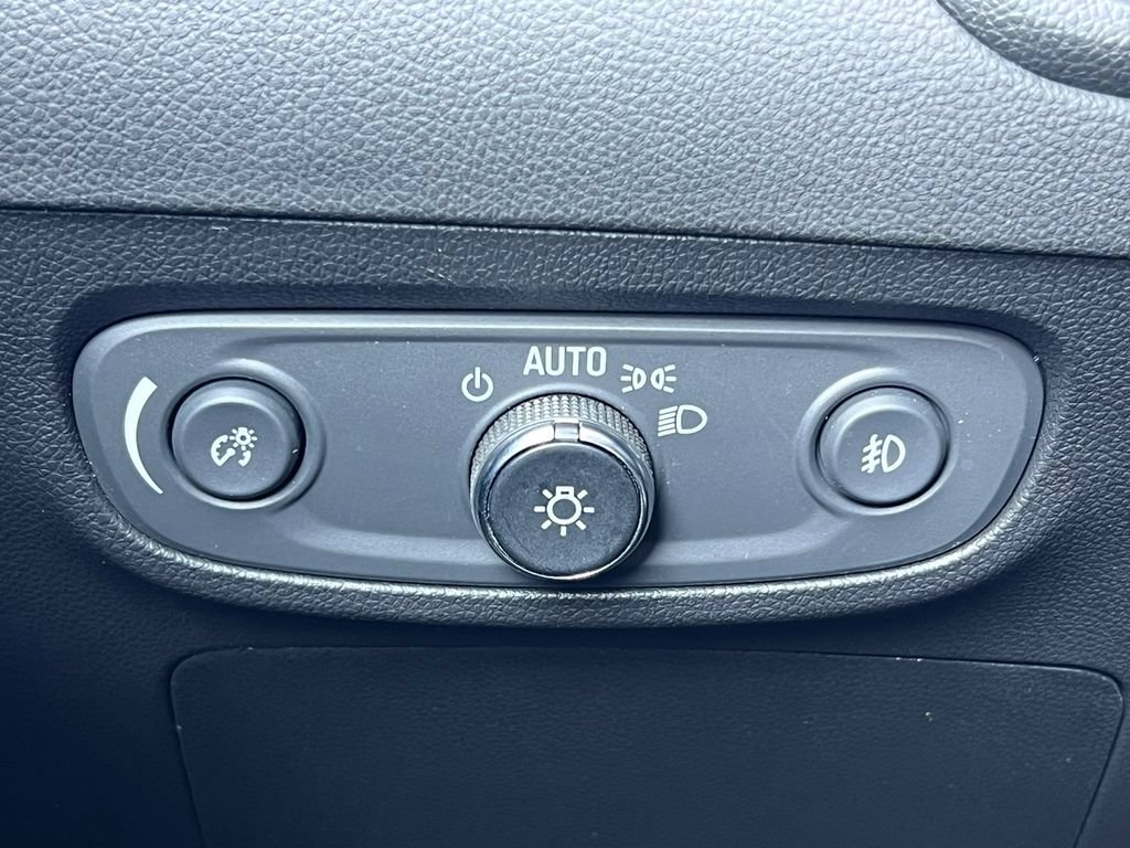 Used 2023 Buick Encore GX Essence w/ Advanced Technology Package AWD/4WD image 18