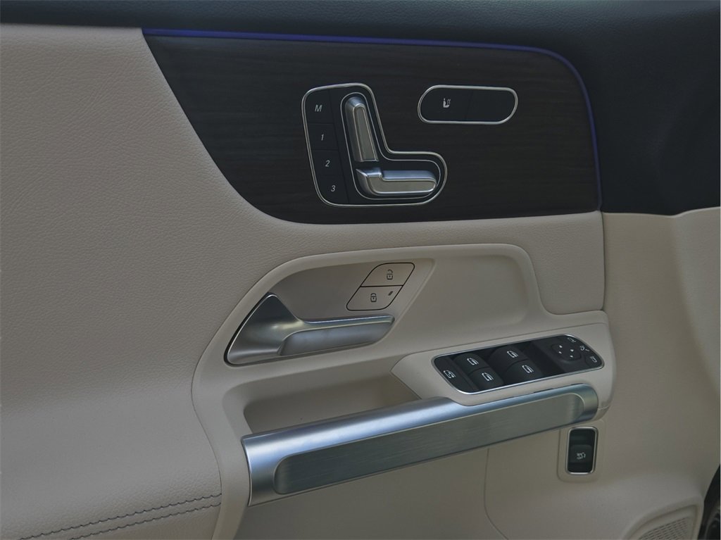 New 2026 Mercedes-Benz GLB 250 image 16