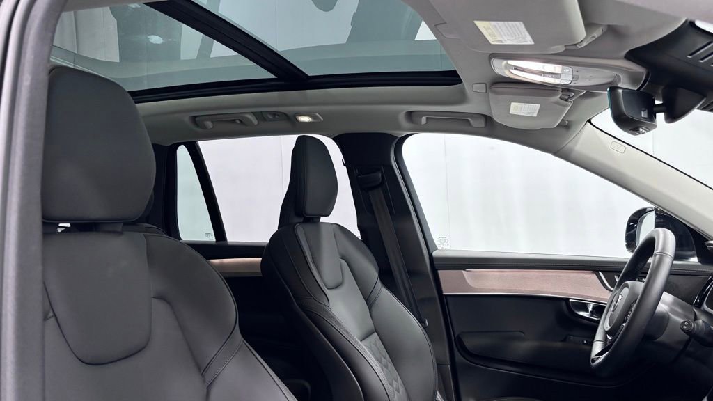 Certified 2025 Volvo XC90 B6 Plus AWD/4WD image 19