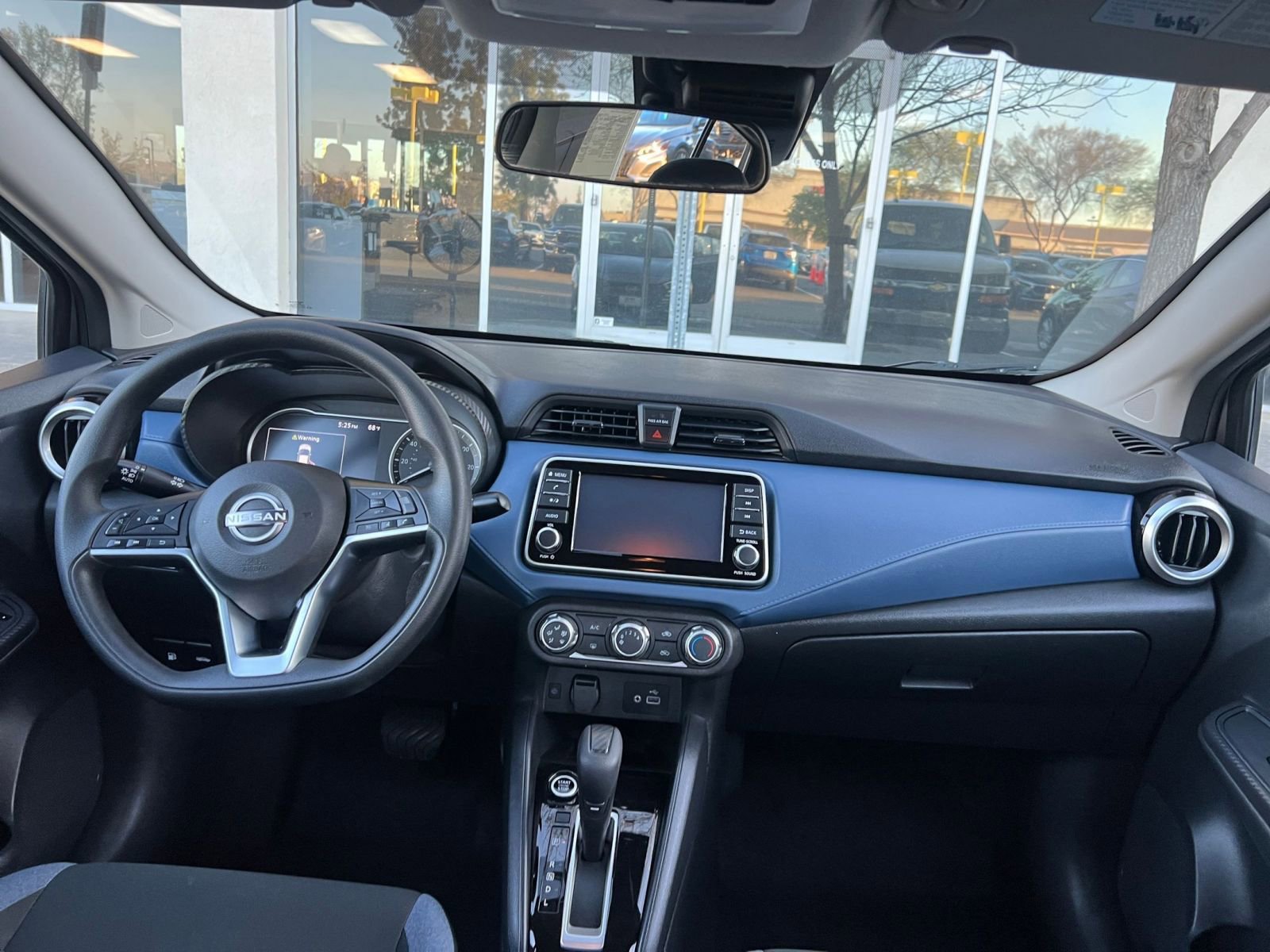 Used 2025 Nissan Versa SV image 31
