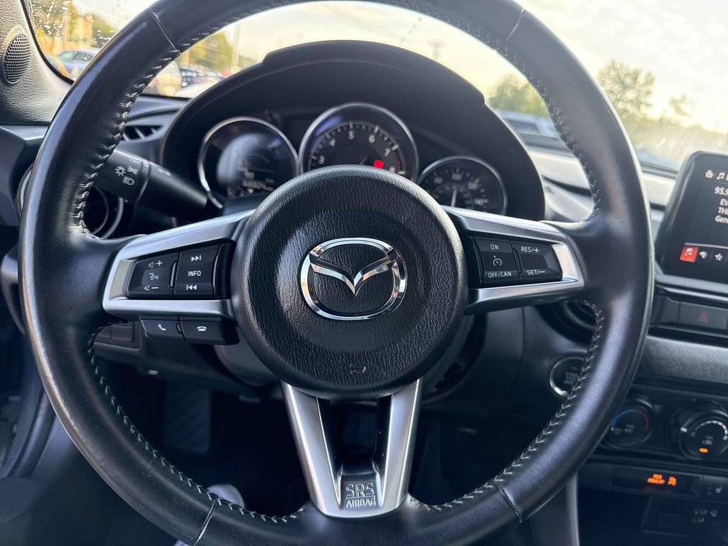 Used 2021 MAZDA MX-5 Miata Club RWD image 15