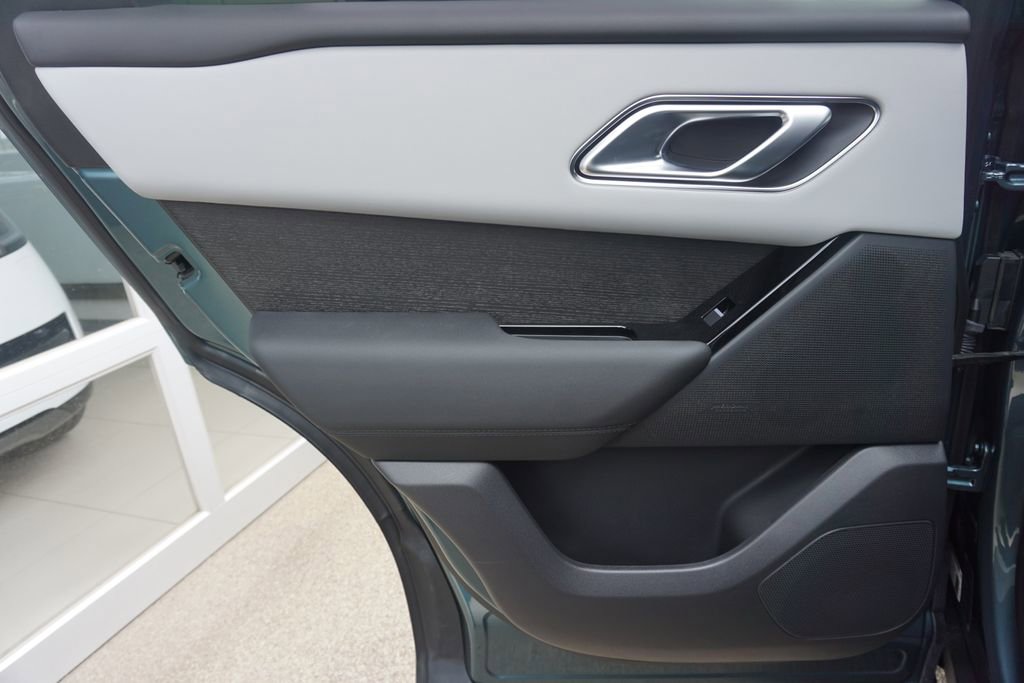 New 2026 Land Rover Range Rover Velar Dynamic SE image 28