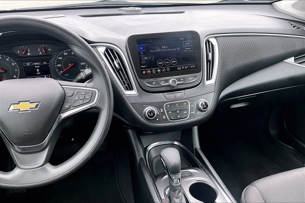 Used 2025 Chevrolet Malibu LT FWD image 9