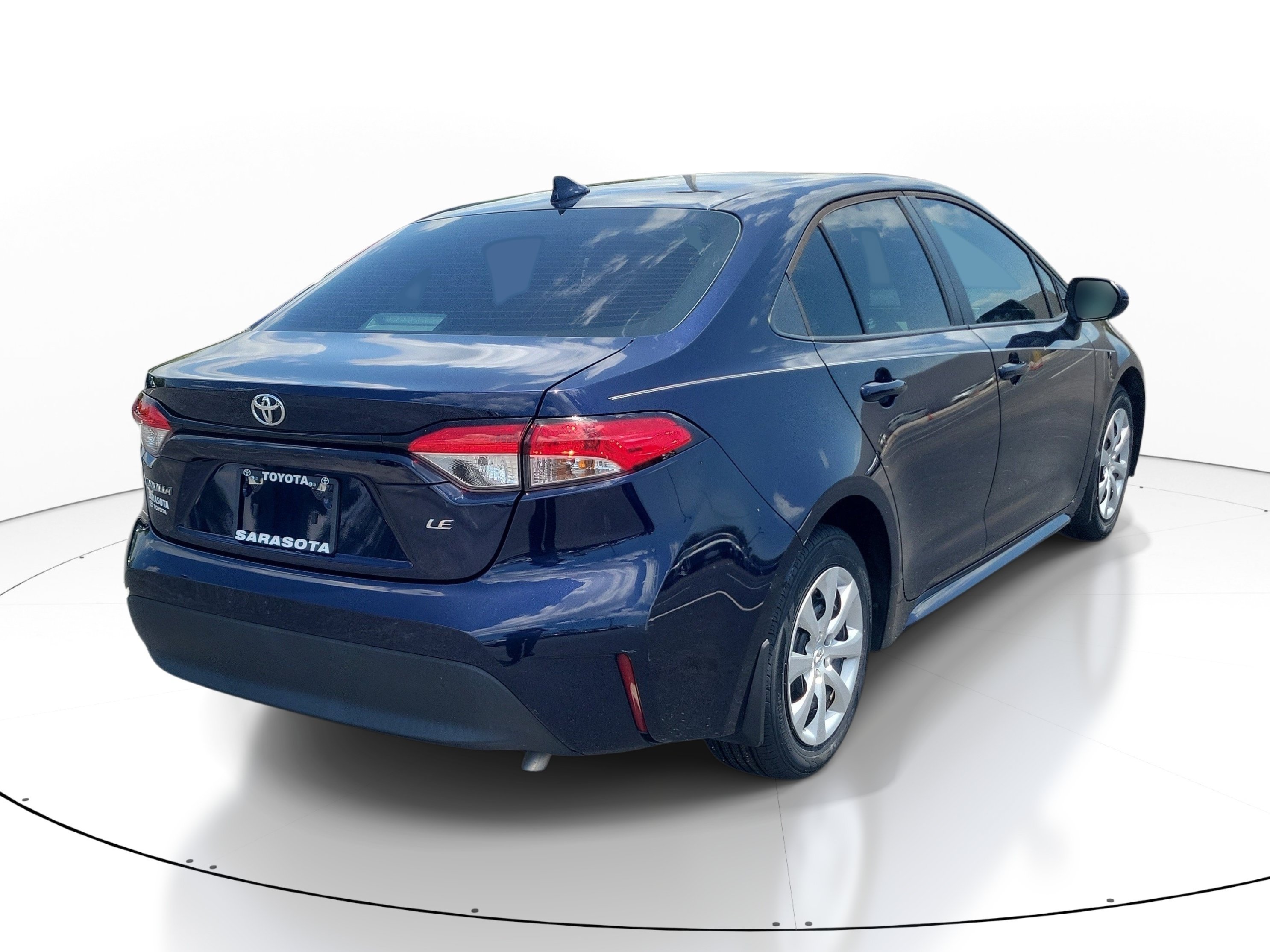 Used 2023 Toyota Corolla LE FWD image 5