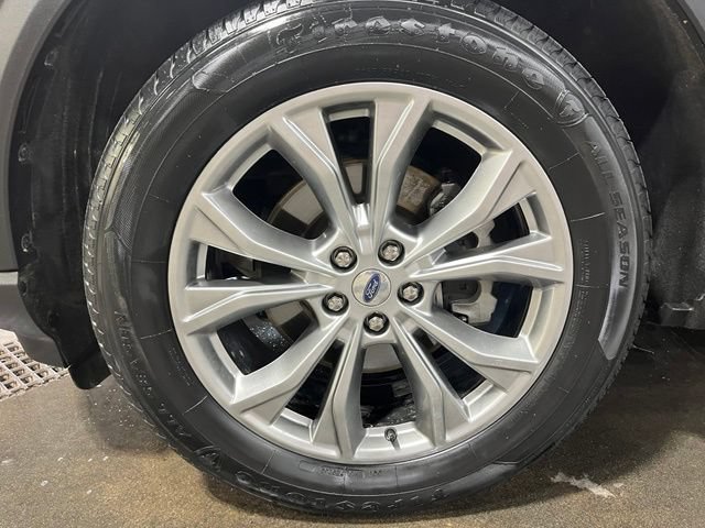 Used 2020 Ford Explorer XLT w/ Equipment Group 202A AWD/4WD image 29