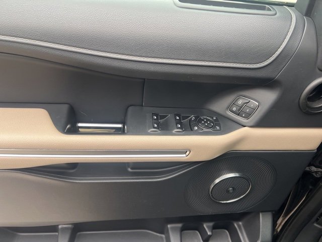 Used 2024 Ford Expedition Max Limited image 12