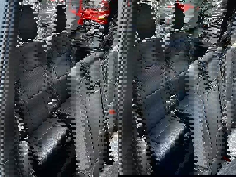 Used 2016 Volvo XC90 T8 Inscription w/ Vision Package image 13