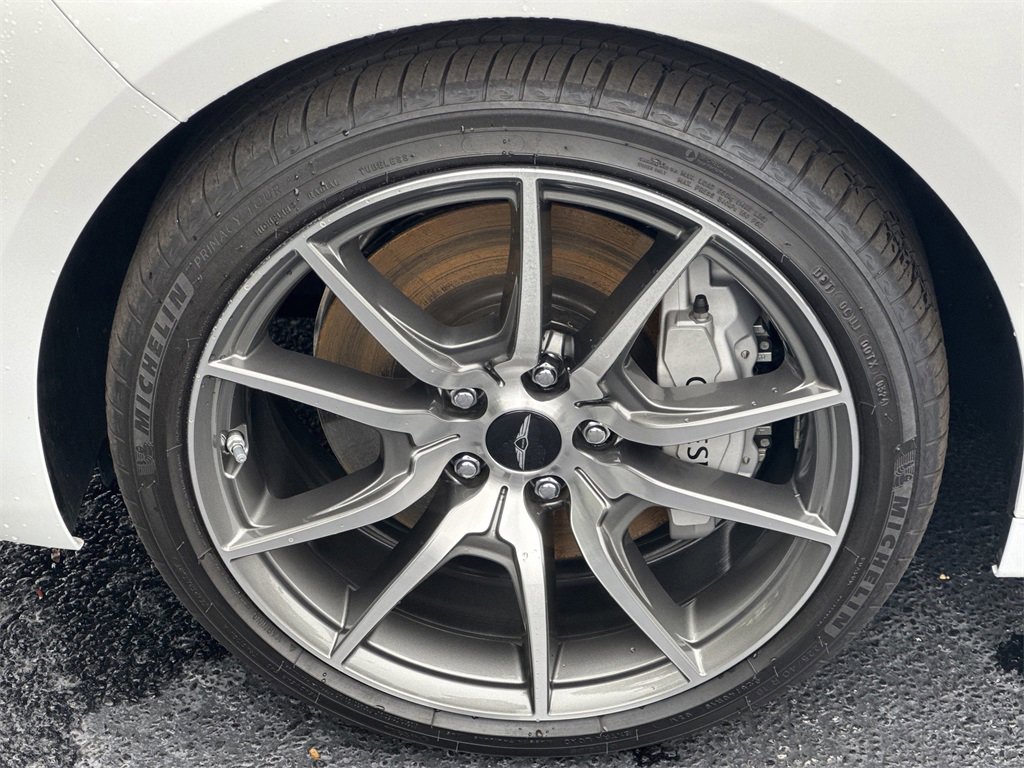 Used 2025 Genesis G70 2.5T image 11