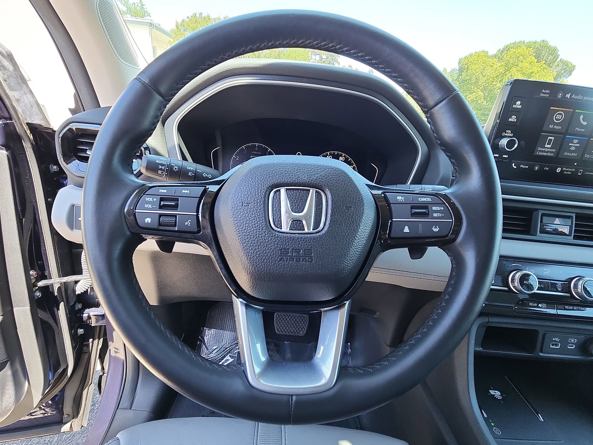 Used 2025 Honda Pilot EX-L image 11