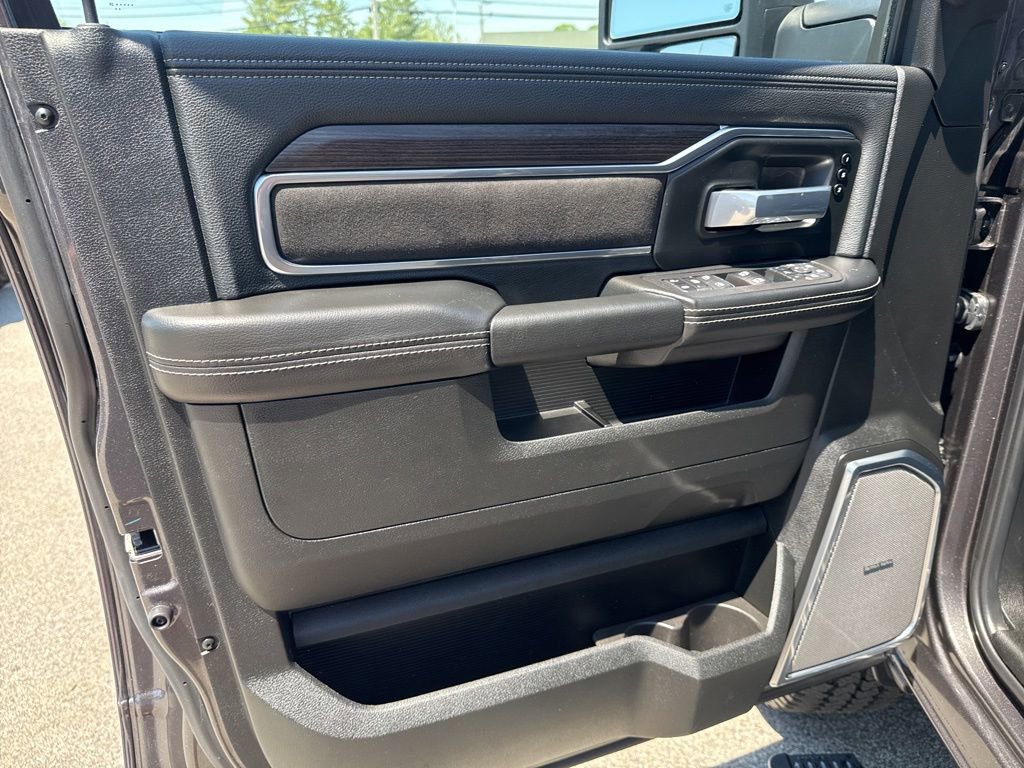 Used 2025 RAM 2500 Laramie AWD/4WD image 19