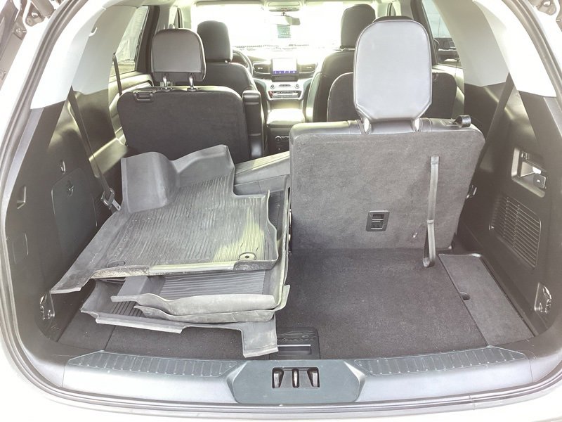 Used 2021 Ford Explorer XLT w/ Equipment Group 202A image 12