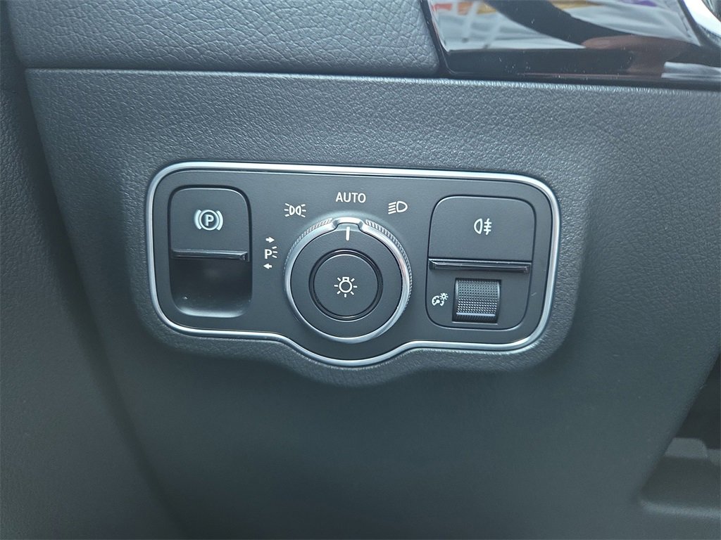 Certified 2023 Mercedes-Benz GLA 250 4MATIC image 28