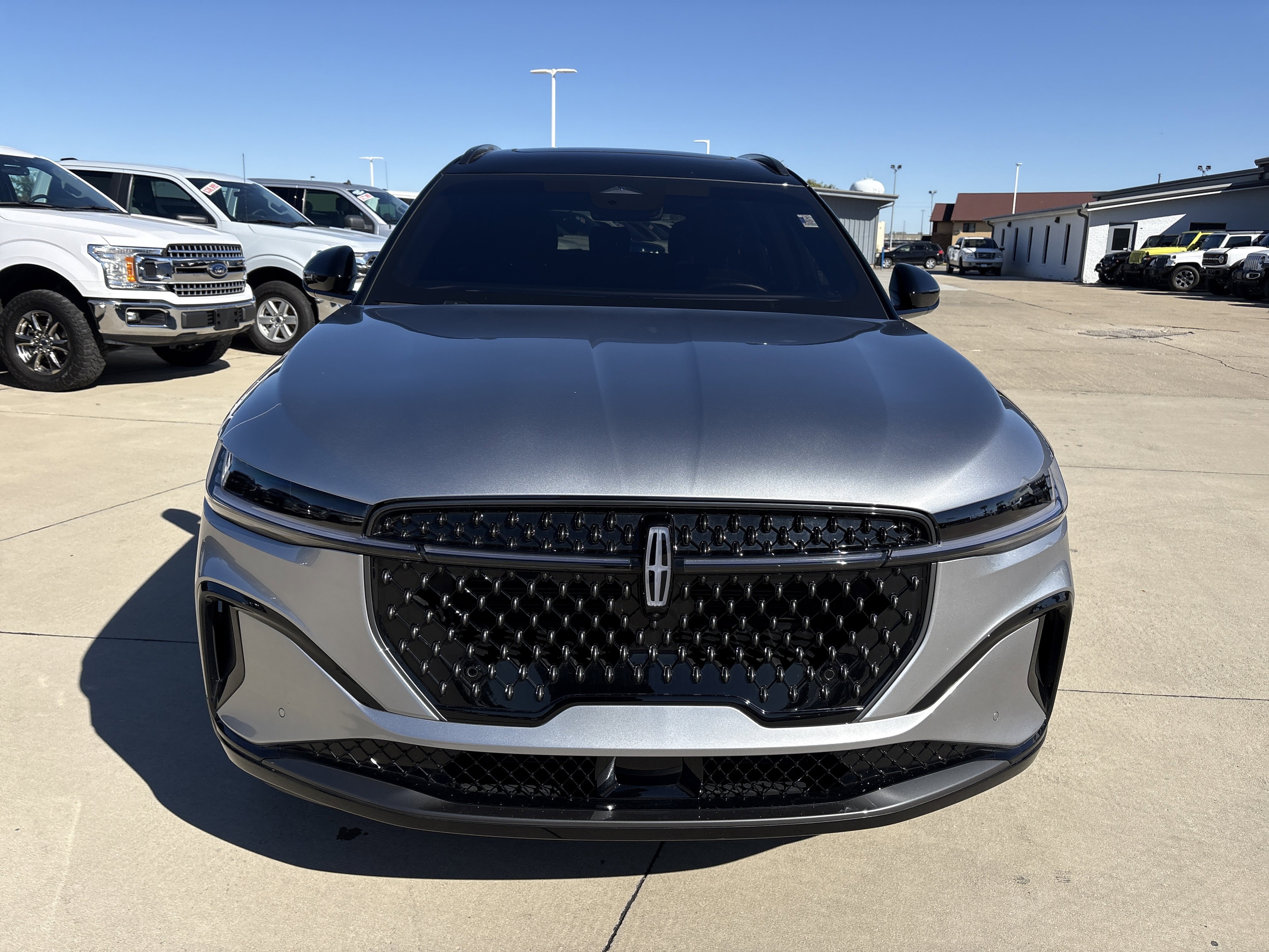 Used 2024 Lincoln Nautilus Reserve w/ Equipment Group 202A image 3