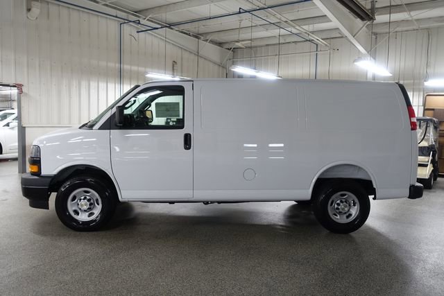 New 2026 Chevrolet Express 2500 RWD image 4