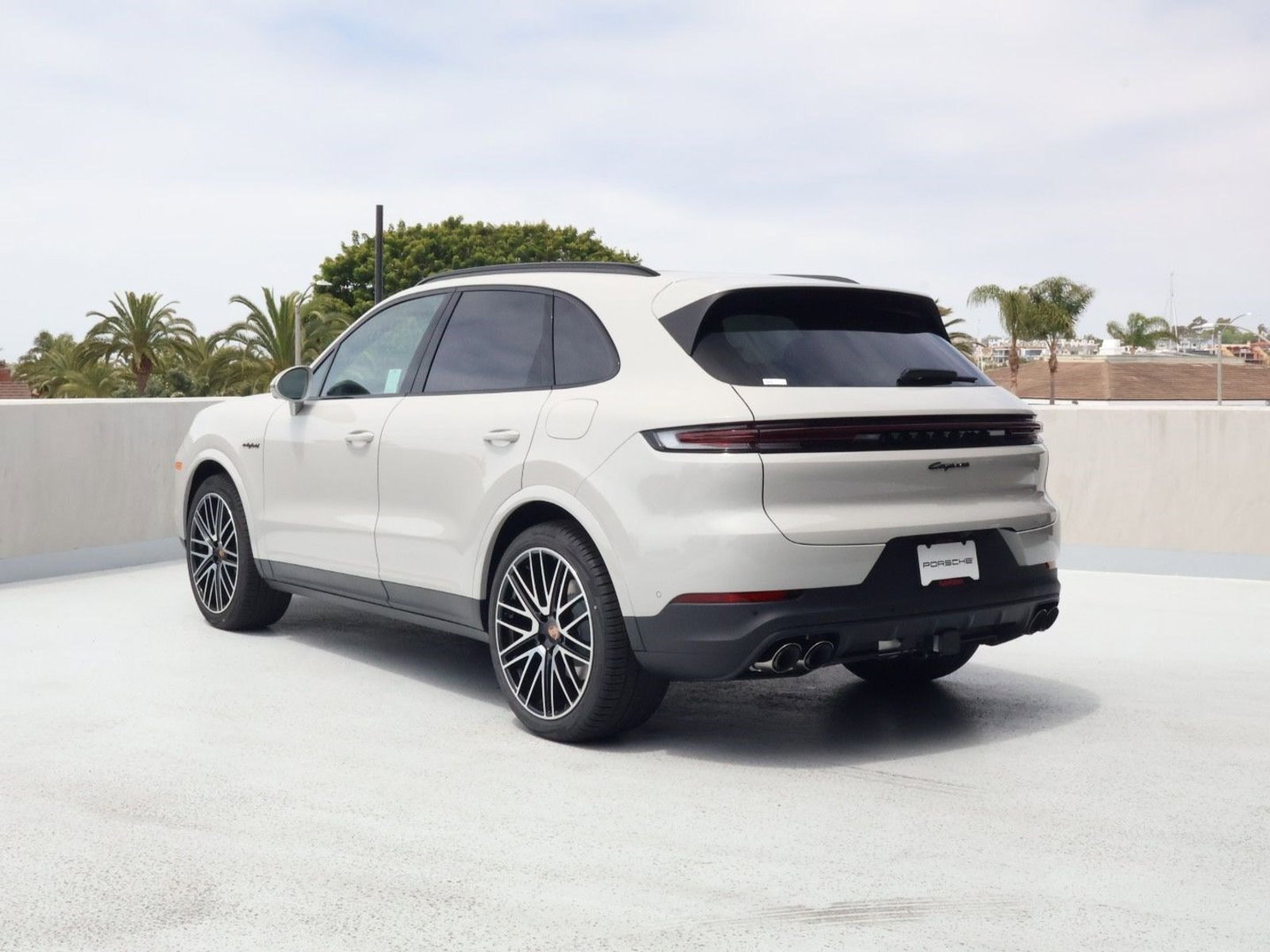 New 2026 Porsche Cayenne E-Hybrid AWD/4WD video 3