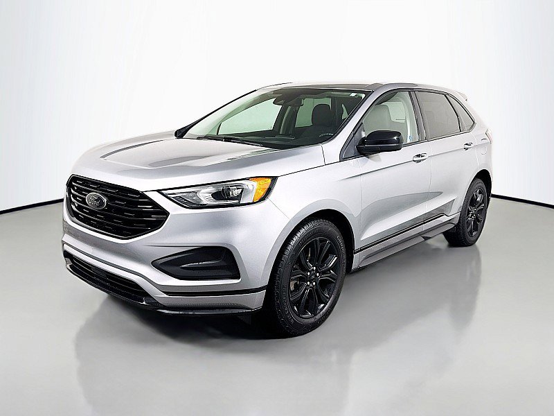 Used 2022 Ford Edge SE w/ Black Appearance Package image 3