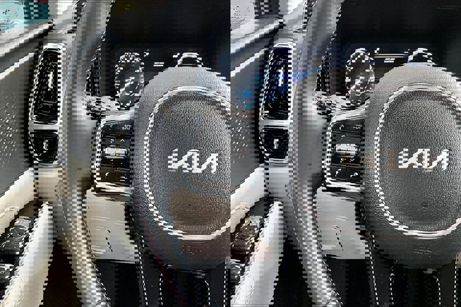 Used 2023 Kia Sorento SX image 23