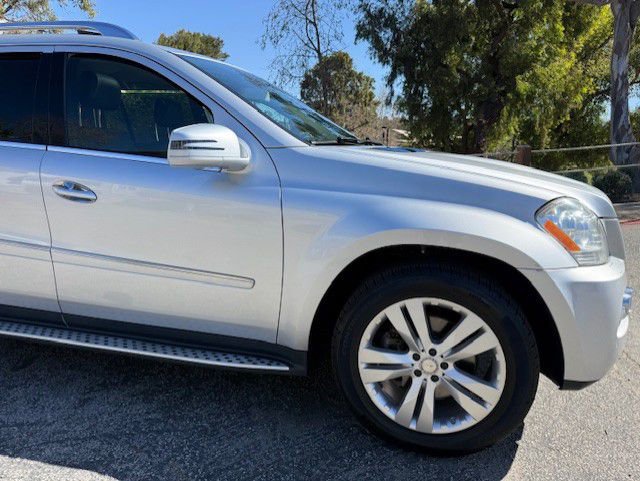 Used 2011 Mercedes-Benz GL 450 4MATIC image 38