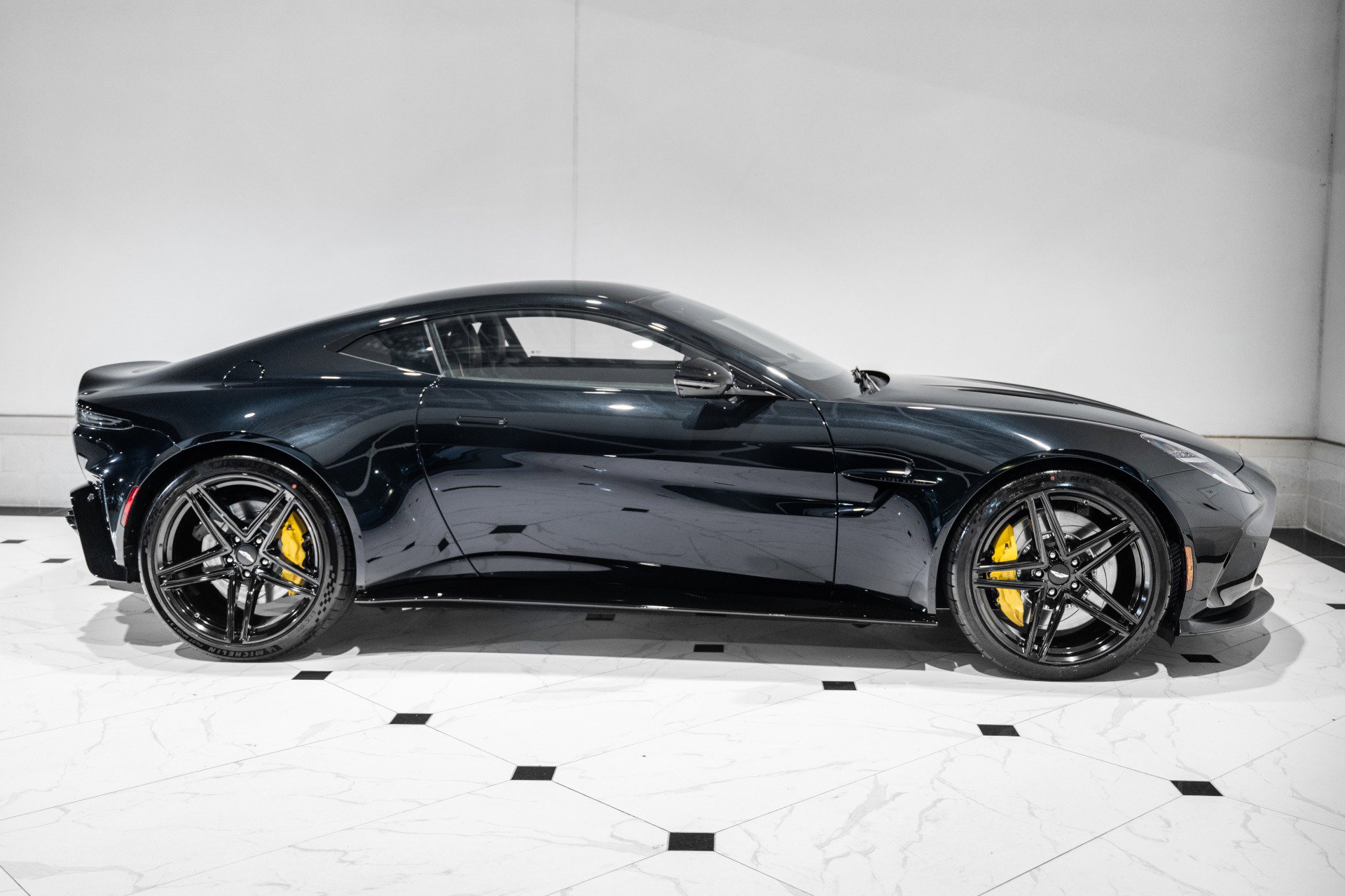 New 2026 Aston Martin V8 Vantage Coupe image 37
