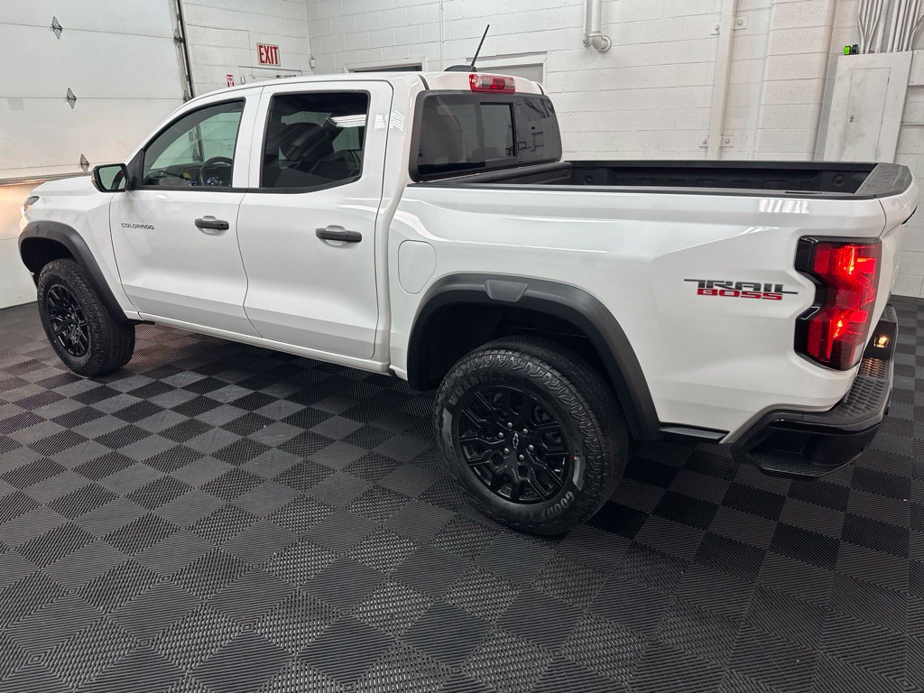 Used 2024 Chevrolet Colorado Trail Boss w/ Advanced Trailering Package AWD/4WD image 6
