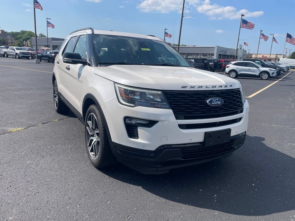 Used 2018 Ford Explorer Sport w/ Equipment Group 401A AWD/4WD image 3