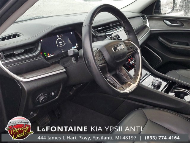 Used 2022 Jeep Grand Cherokee Limited image 10